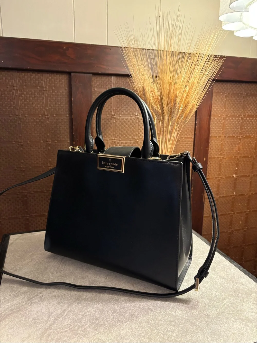 Kate Spade Reegan Medium Smooth Leather Satchel Crossbody in Black